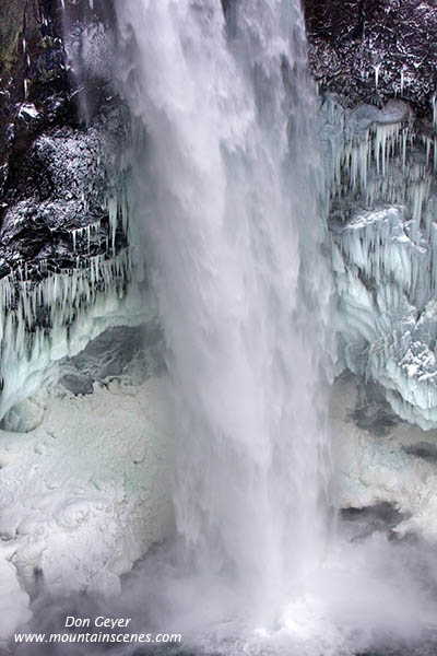 Image of Snoqualmie Falls in winter