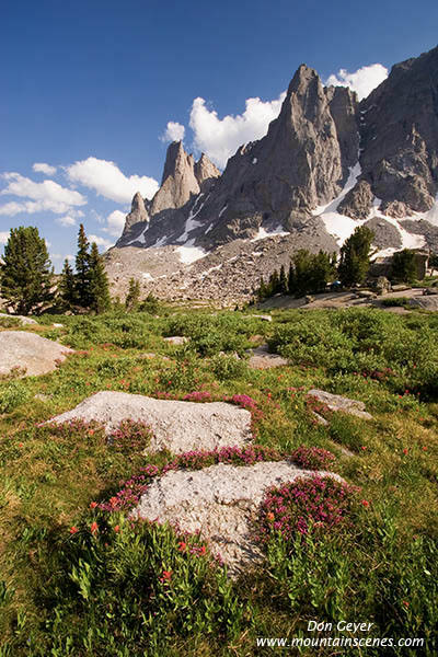 Picture of Warrior and Warbonnet Peak in Cirque of the Towers